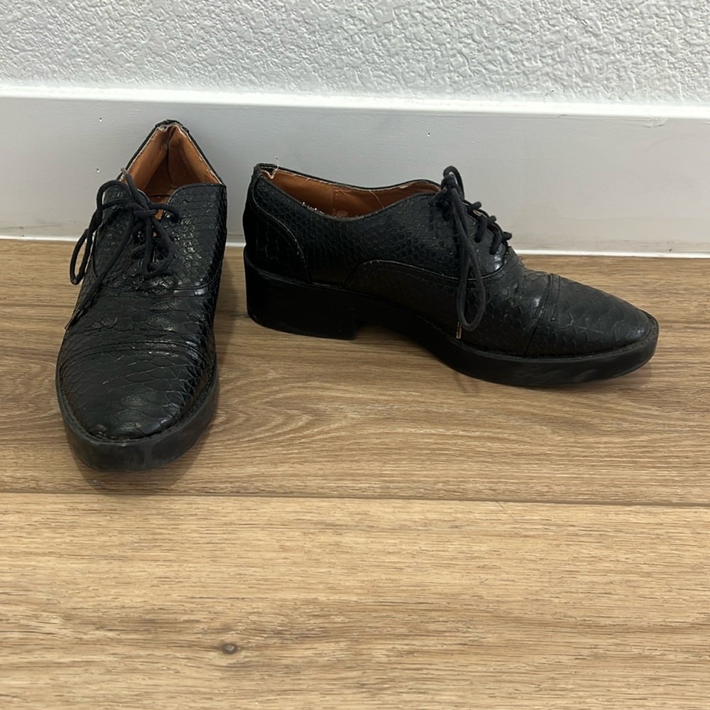 H&M Oxford Black Lace Up Textured Shoes Size 39